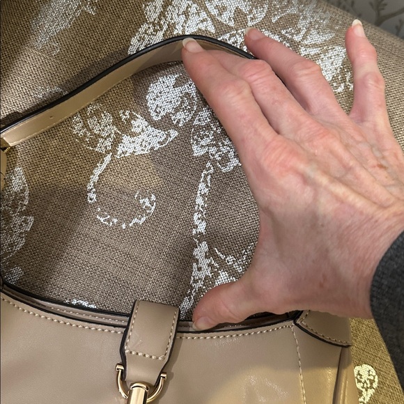 GUESS Beige Shoulder Bag - Picture 11 of 11